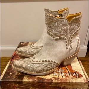 Old Gringo Erin short boot. Gorgeous, stylish, and great for your wedding look!